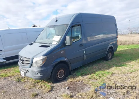 2018 Mercedes-Benz Sprinter 2500 Standard Roof V6 z USA, uszkodzony, nr VIN WD3PE7CD1JP635593